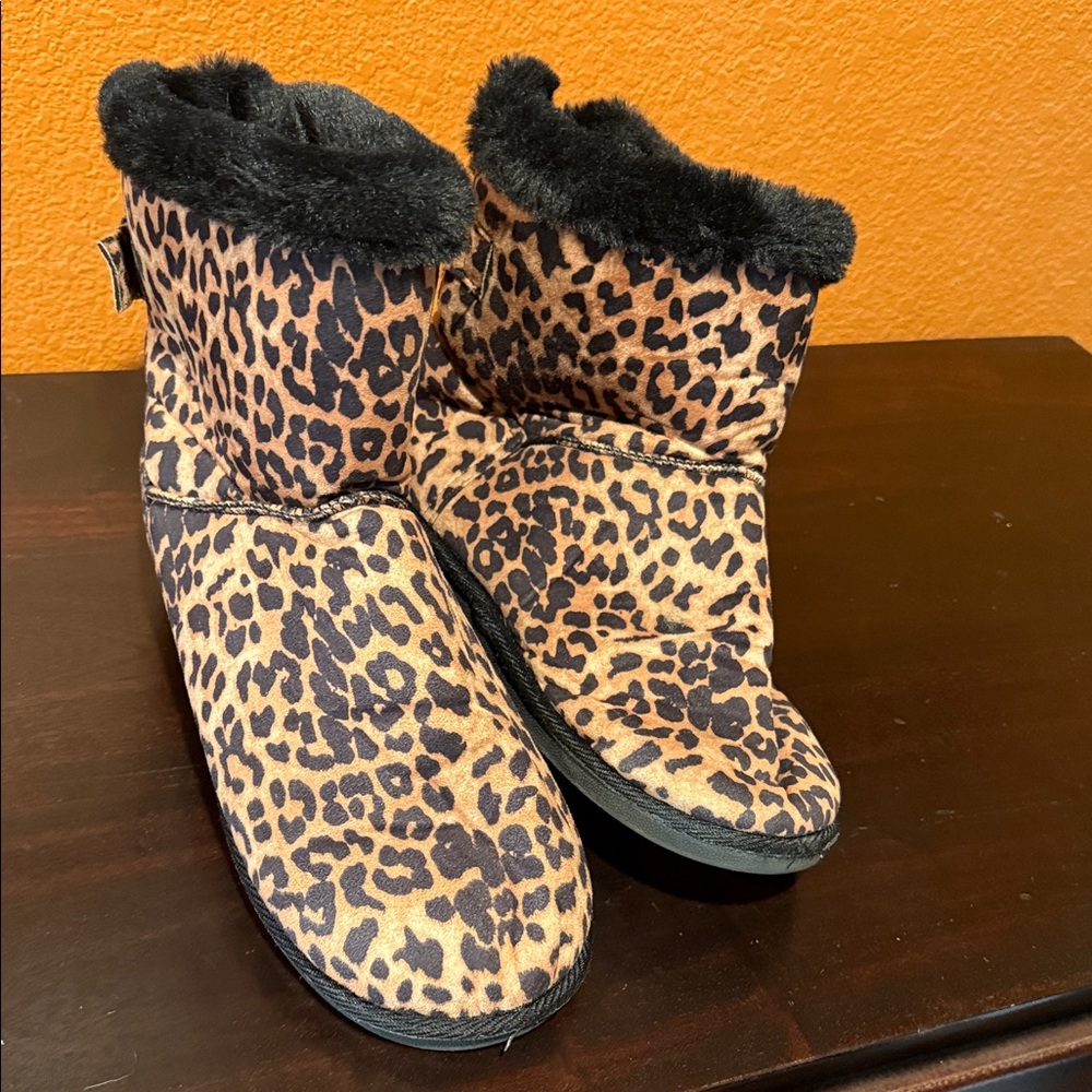 Torrid 11ww Leopard Print Ankle Boots